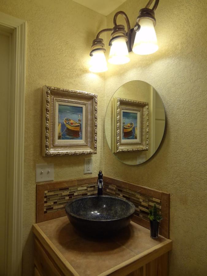 Poolside King Cabana With Full Kitchen, King Bed, Sleeper Sofa And Pool Access, Hotel Room Mount Ida المظهر الخارجي الصورة