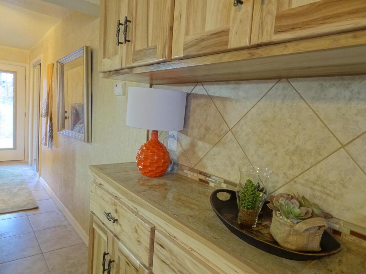 Poolside King Cabana With Full Kitchen, King Bed, Sleeper Sofa And Pool Access, Hotel Room Mount Ida المظهر الخارجي الصورة
