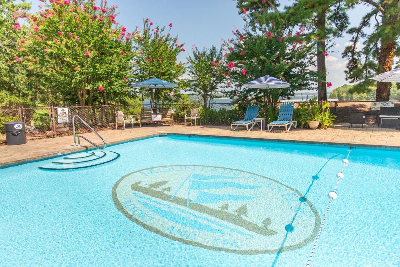 Poolside King Cabana With Full Kitchen, King Bed, Sleeper Sofa And Pool Access, Hotel Room Mount Ida المظهر الخارجي الصورة